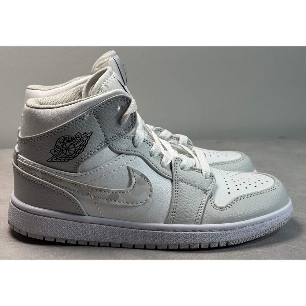 Nike Air Jordan 1 Mid Womens 7 White Gray Camo Swoosh Basketball Shoes Athletic